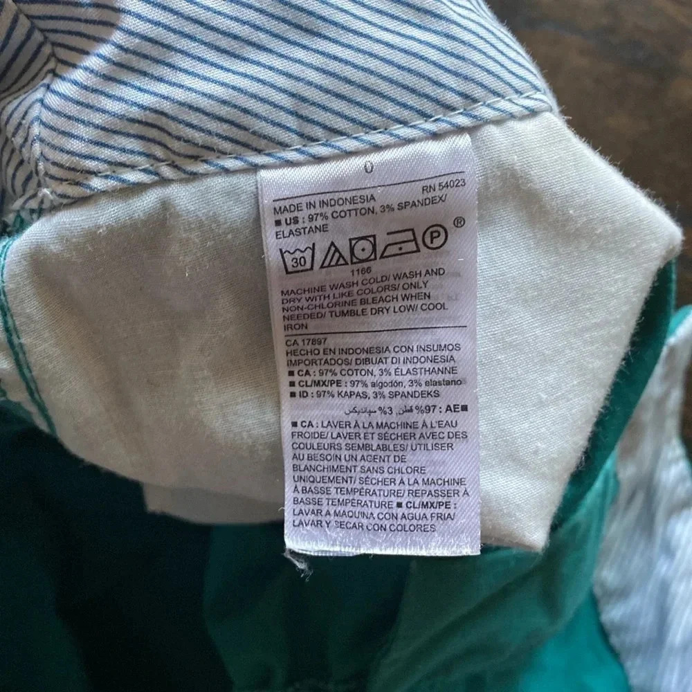 Old Navy Teal Everyday Short - Picture 4 of 4